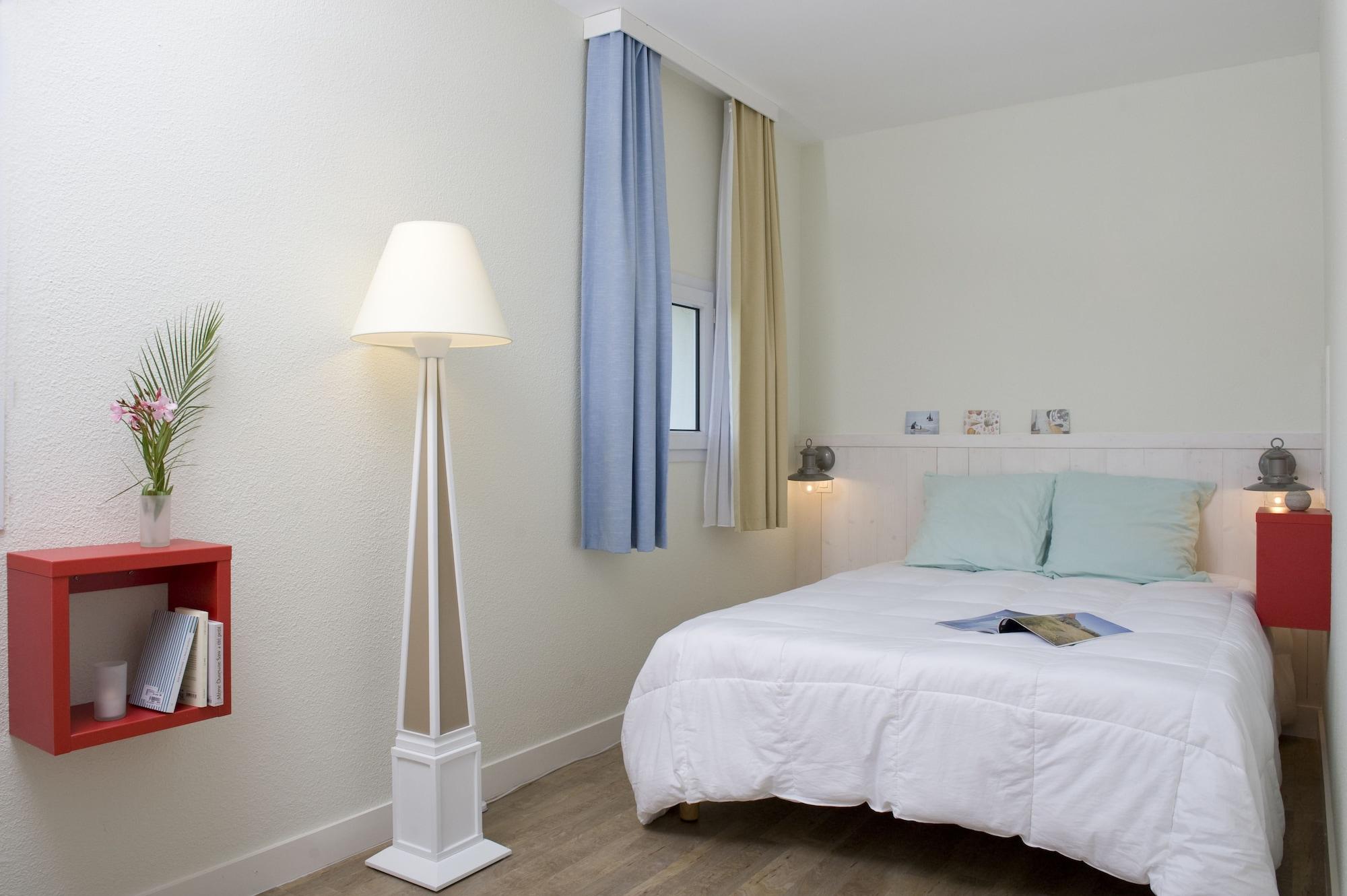 Residence Pierre & Vacances Le Palais Des Gouverneurs Сен-Мартен-де-Ре Экстерьер фото