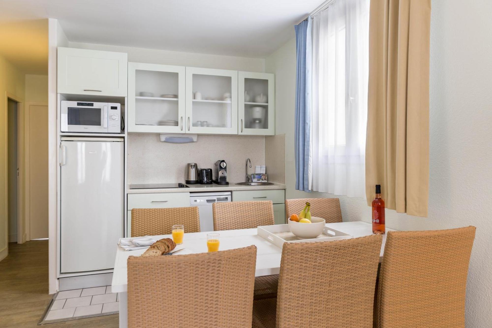 Residence Pierre & Vacances Le Palais Des Gouverneurs Сен-Мартен-де-Ре Экстерьер фото